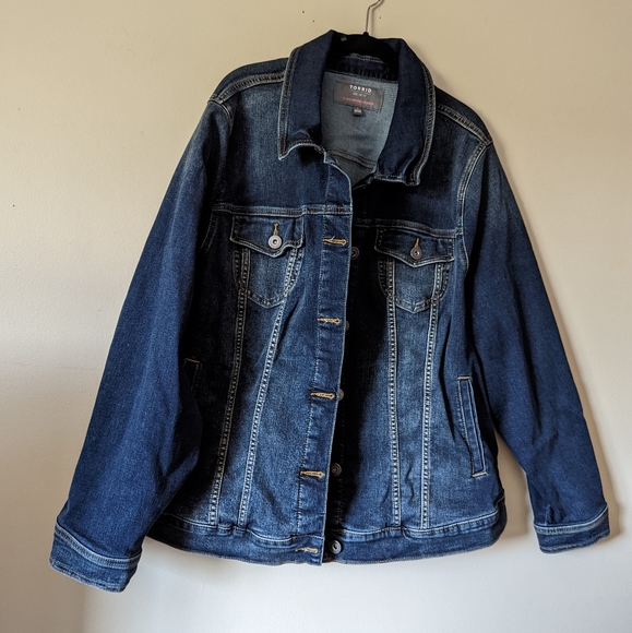 Nwot Torrid trucker jean jacket size 4 26 - Picture 1 of 8